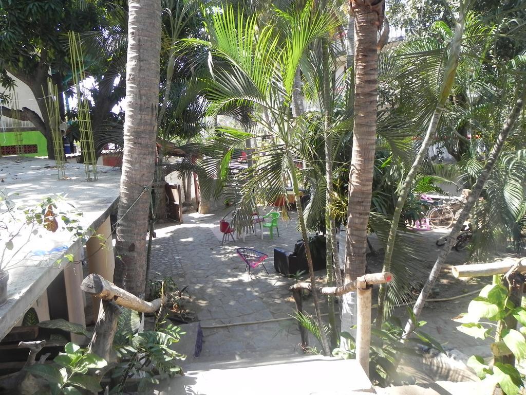 El Almendro Hotell Puerto Ángel Exteriör bild